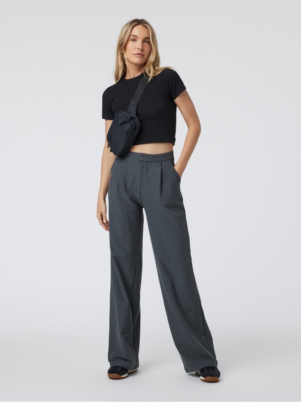 Vuori Elevation Trousers in Charcoal Gray Size M